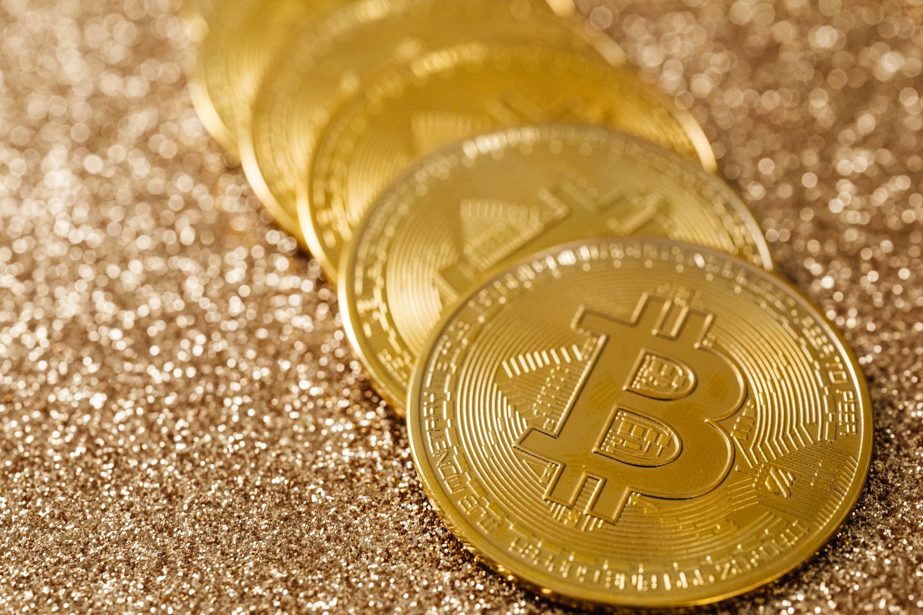 Bitcoin jumps 7%: Is This the Right Time to Invest?